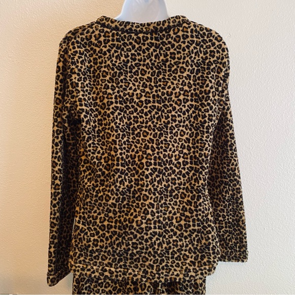 Plush Leopard Print Long Sleeve Pajama Set - Picture 5 of 9